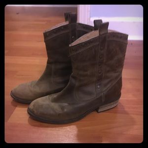 Dingo women’s booties